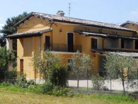Stovali Da Lustrinu Farm stay *